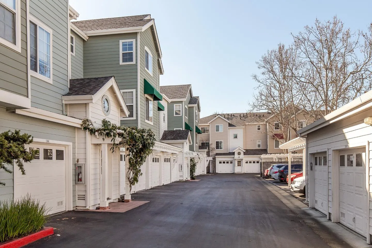 606 Arcadia Ter #103 - Photo 5 of 9