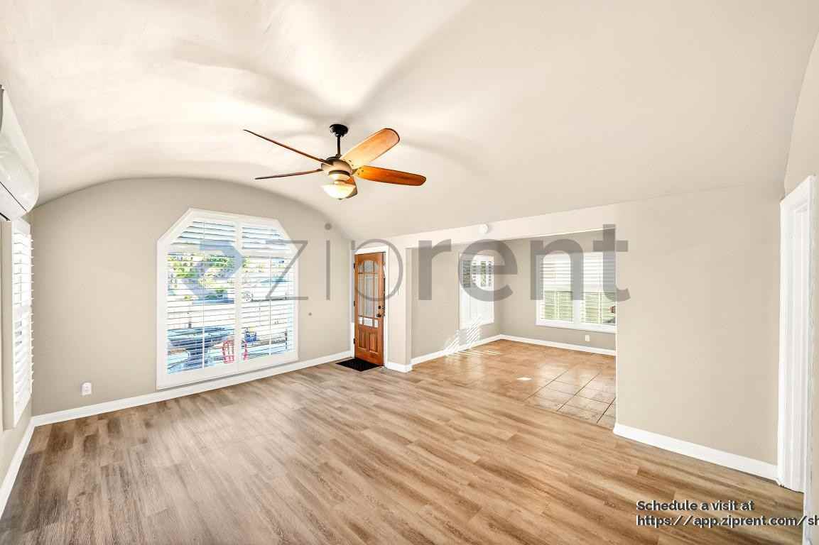 1765 Stanley Ave - Photo 4 of 19