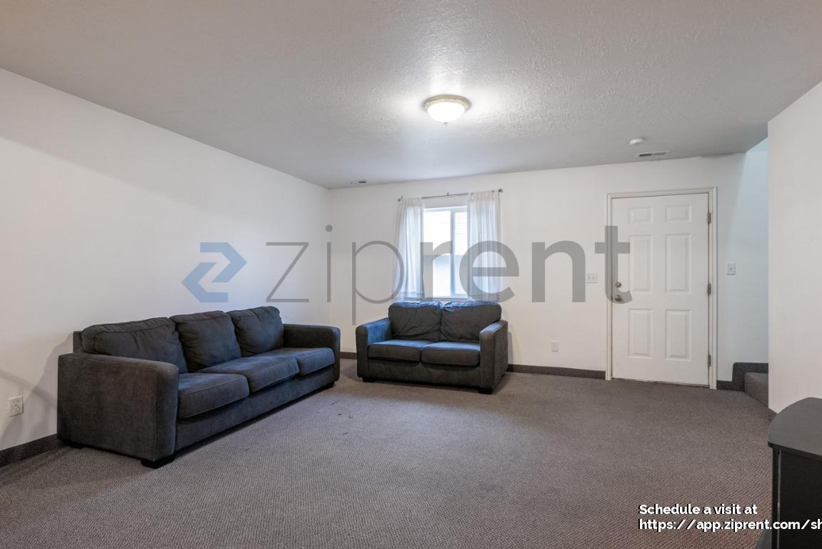 200 320E Eastnorth #332 - Photo 2 of 19