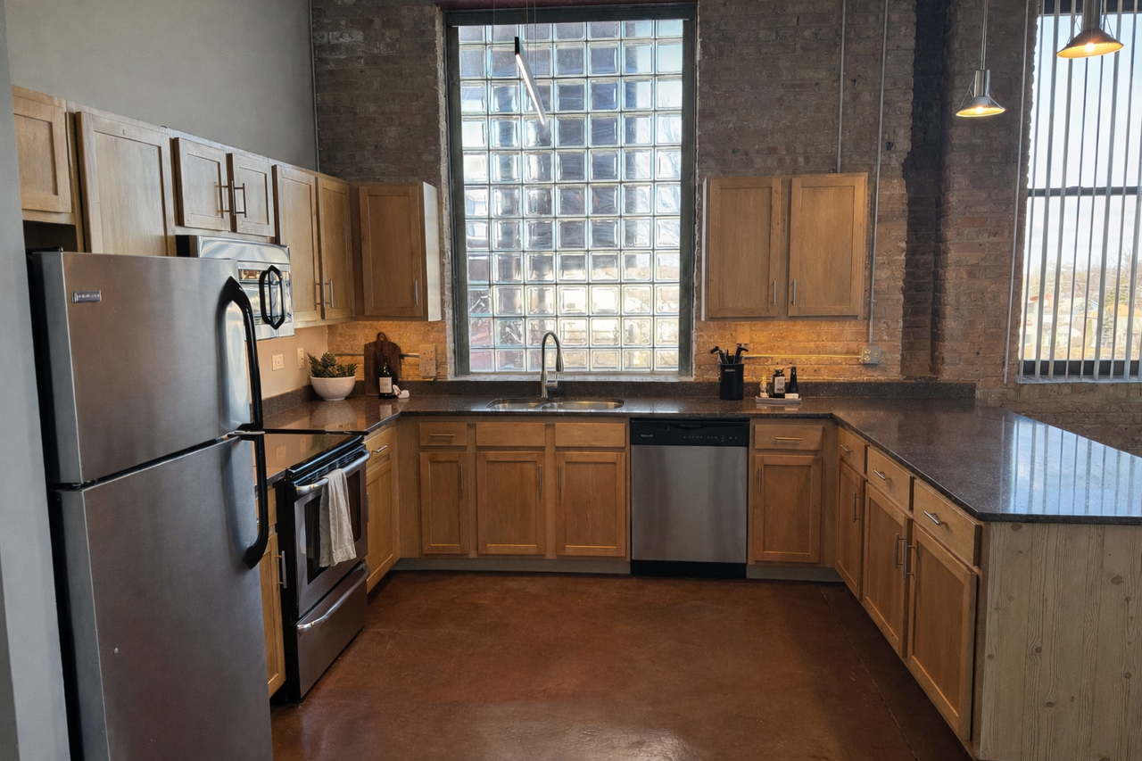 Ovaltine Court - Photo 4 of 14