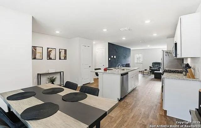 14214 Navidad Pike - Photo 4 of 21