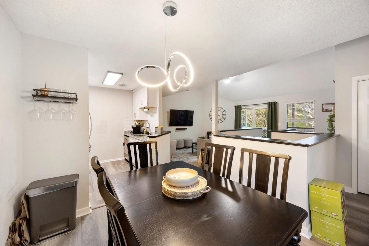 340 Sandpiper Dr - Photo 2 of 11