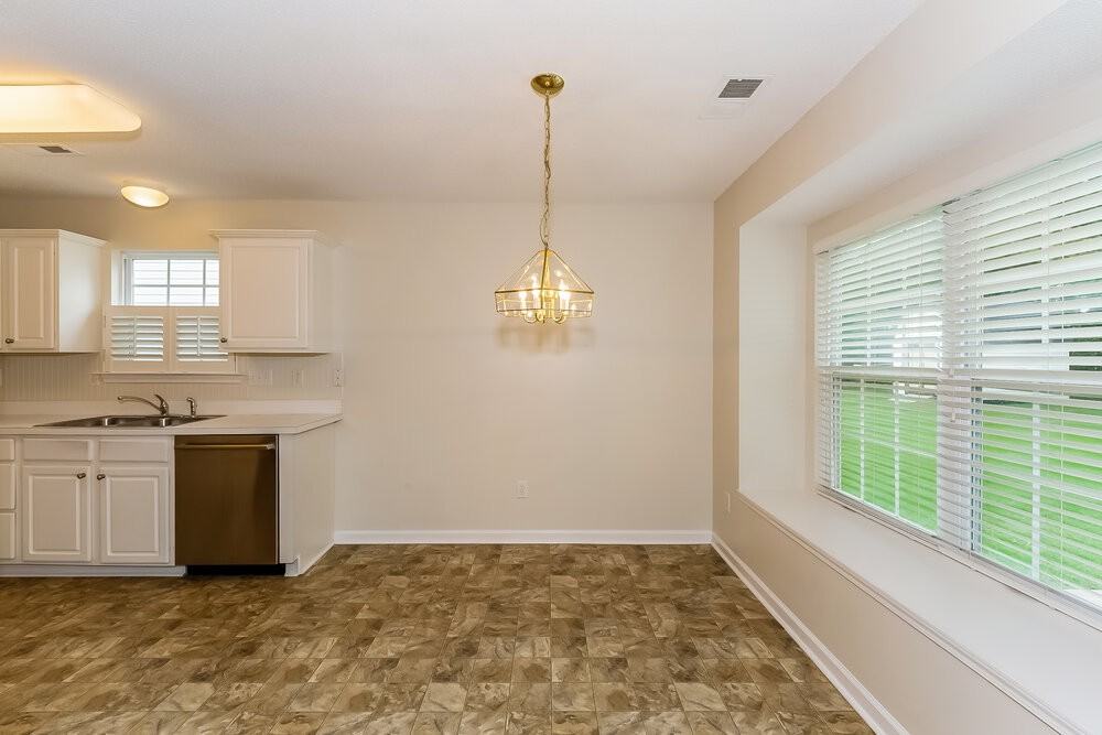 12405 Poplar Forest Dr - Photo 5 of 15