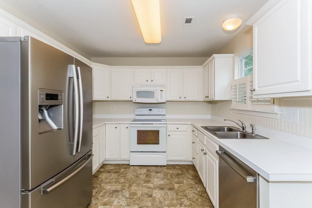 12405 Poplar Forest Dr - Photo 6 of 15