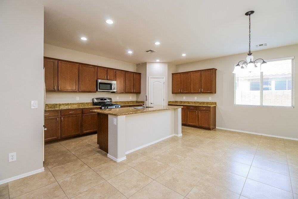 20968 E Creekside Dr - Photo 5 of 16