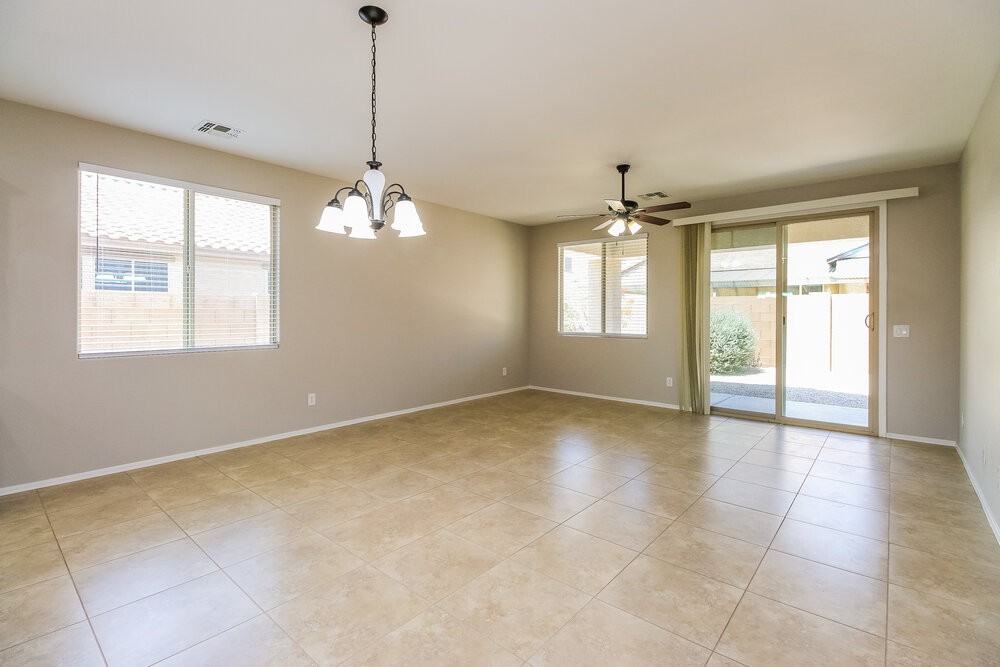 20968 E Creekside Dr - Photo 6 of 16