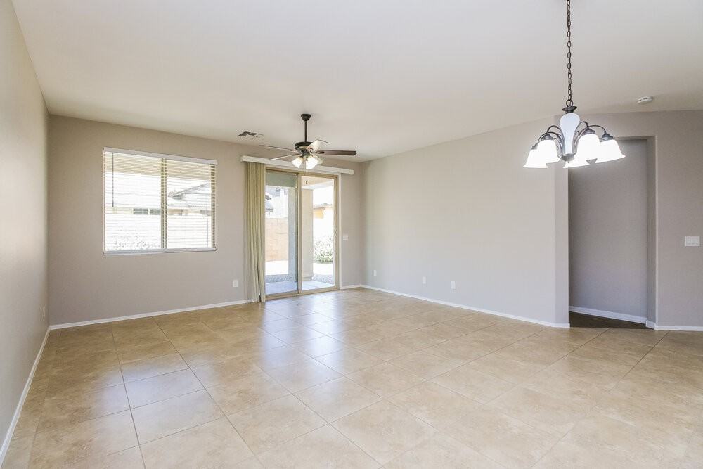 20968 E Creekside Dr - Photo 7 of 16