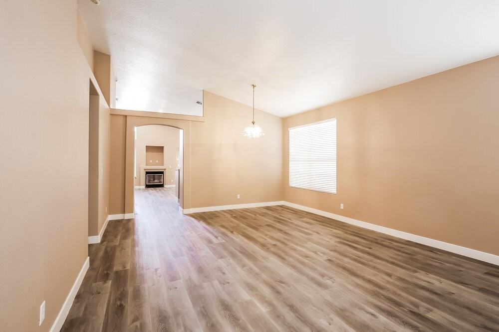 1736 Shadow Bay Ct - Photo 6 of 16