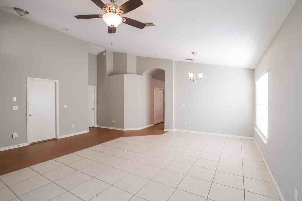 172 Afton Ln - Photo 3 of 17