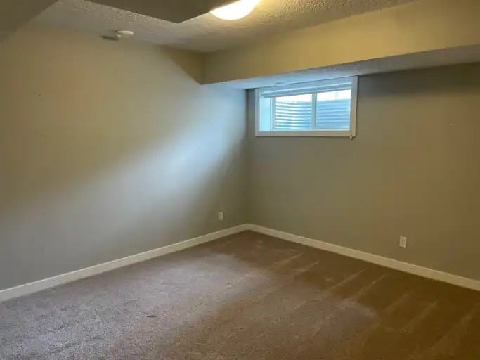 22B Banff Crt E #22B - Photo 4 of 12