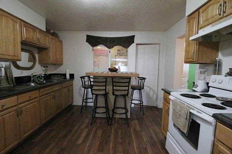 5152 Dominion St - Photo 7 of 13