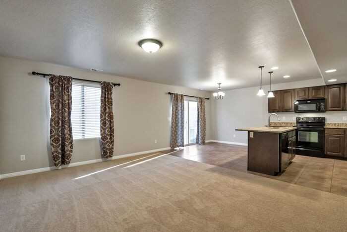 S Gilmour St - Photo 5 of 15