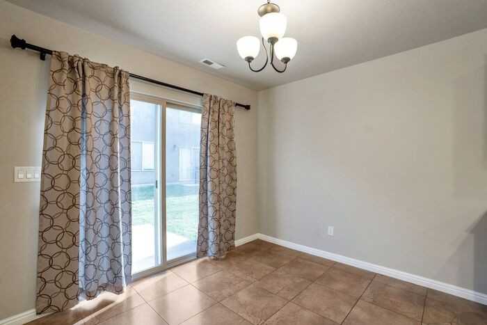 S Gilmour St - Photo 6 of 15