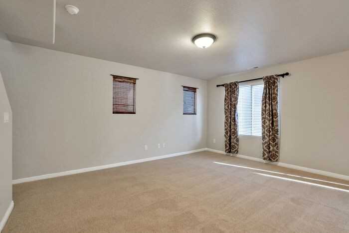 S Gilmour St - Photo 7 of 15