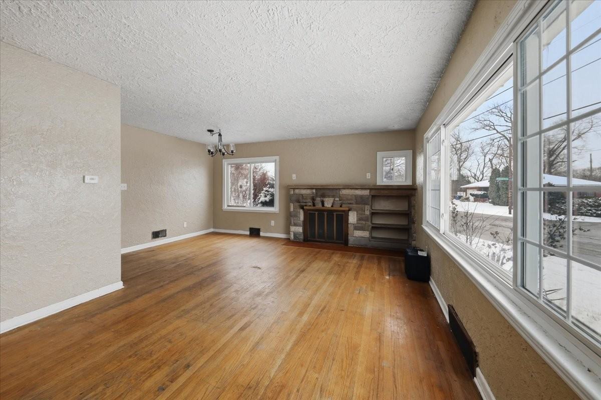 2105 Lakeview Ave #1 - Photo 3 of 27