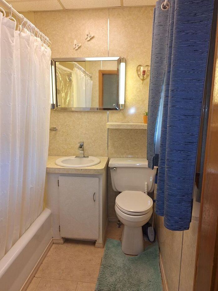 1050 Walnut St - Photo 6 of 8