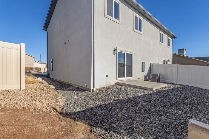 2863 Naples Dr - Photo 3 of 26