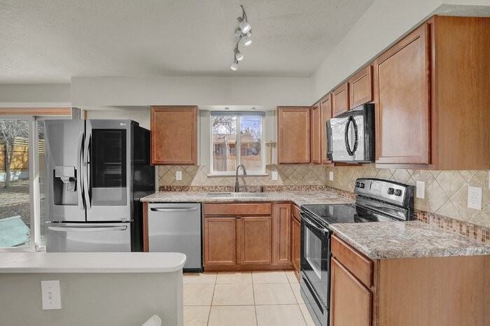 13 N Dartmouth St - Photo 7 of 29