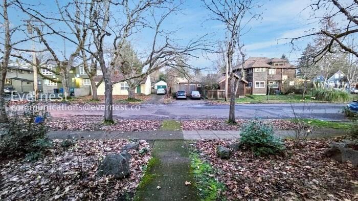 1960 Kincaid St - Photo 3 of 41