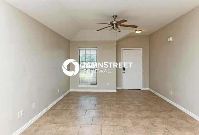 8100 Raleigh Dr - Photo 3 of 15