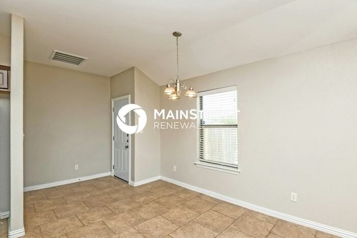 8100 Raleigh Dr - Photo 5 of 15