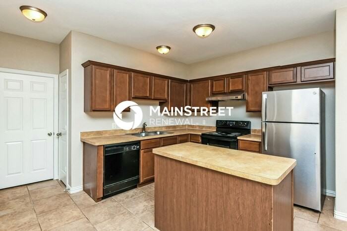 8100 Raleigh Dr - Photo 6 of 15