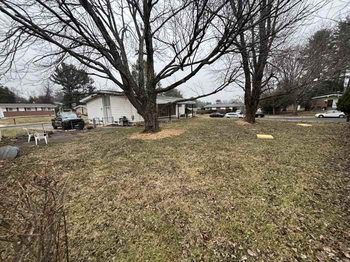 4700 3 Oaks Rd - Photo 4 of 23