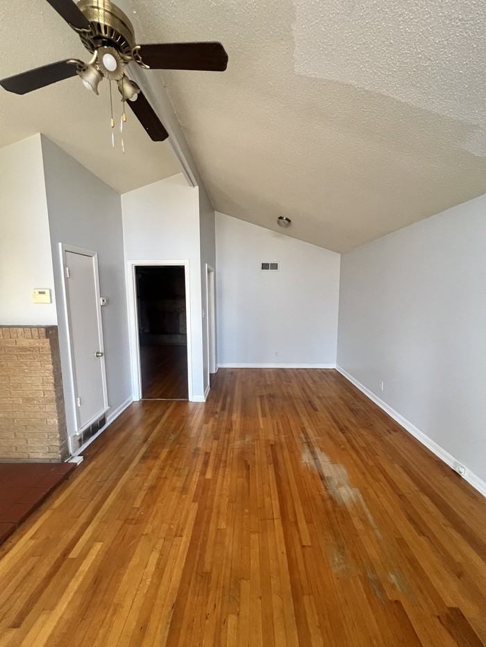 5219 Apollo St - Photo 2 of 8