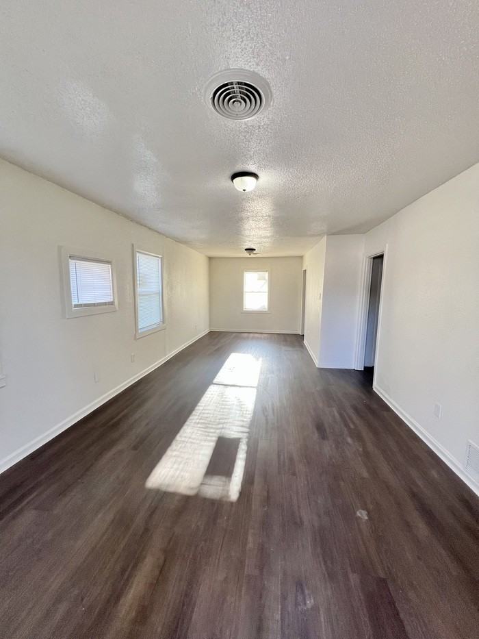 801 Dawn Cv - Photo 2 of 12