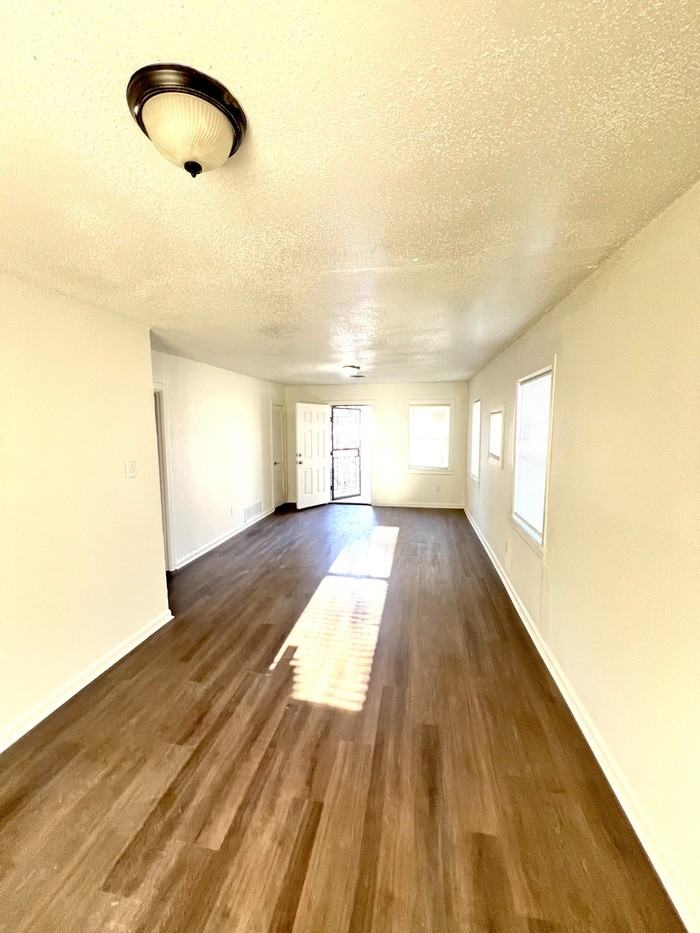 801 Dawn Cv - Photo 3 of 12