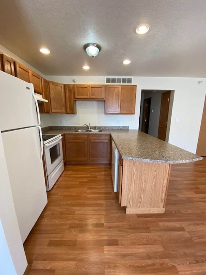 Briarwood Apartments and Villas - Photo 2 of 10