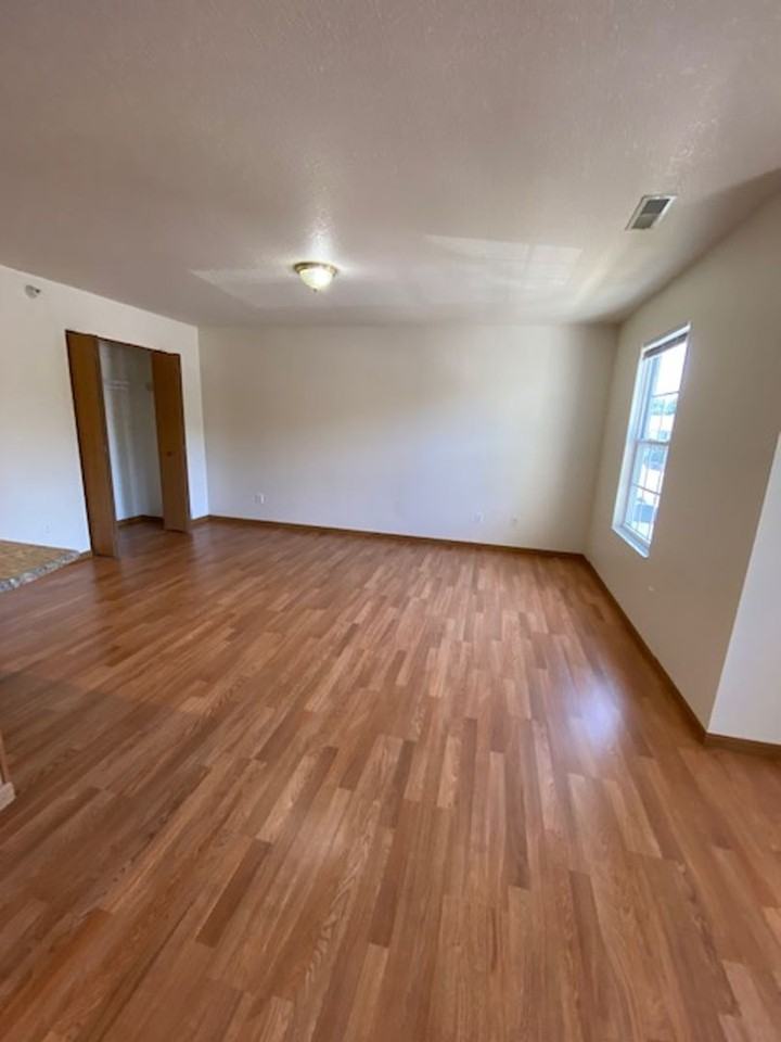 Briarwood Apartments and Villas - Photo 5 of 10