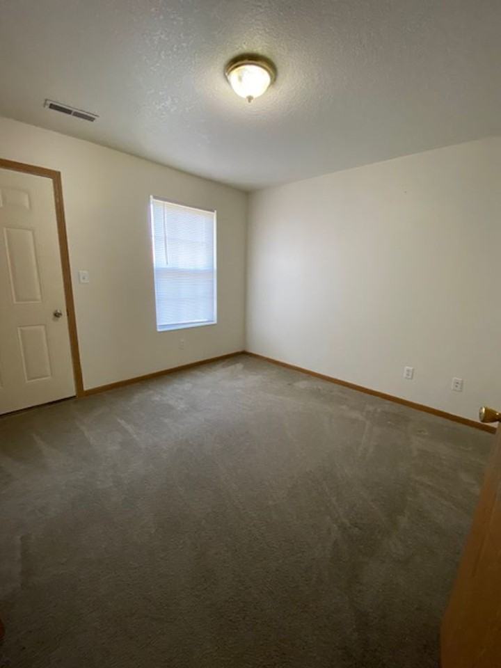 Briarwood Apartments and Villas - Photo 7 of 10