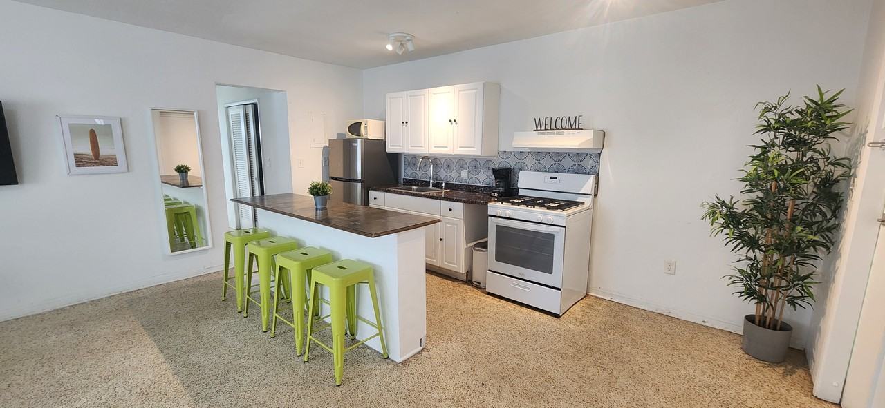 7725 Harding Avenue #4 - Photo 4 of 6