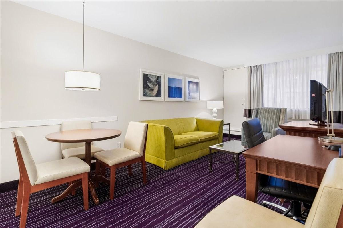 2170 Avenue Lincoln - Photo 2 of 12