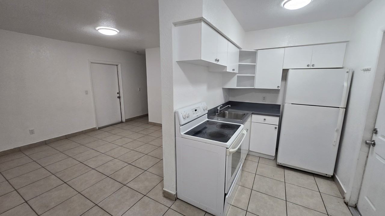 16951 Northeast 18th Avenue #1 - Photo 6 of 10