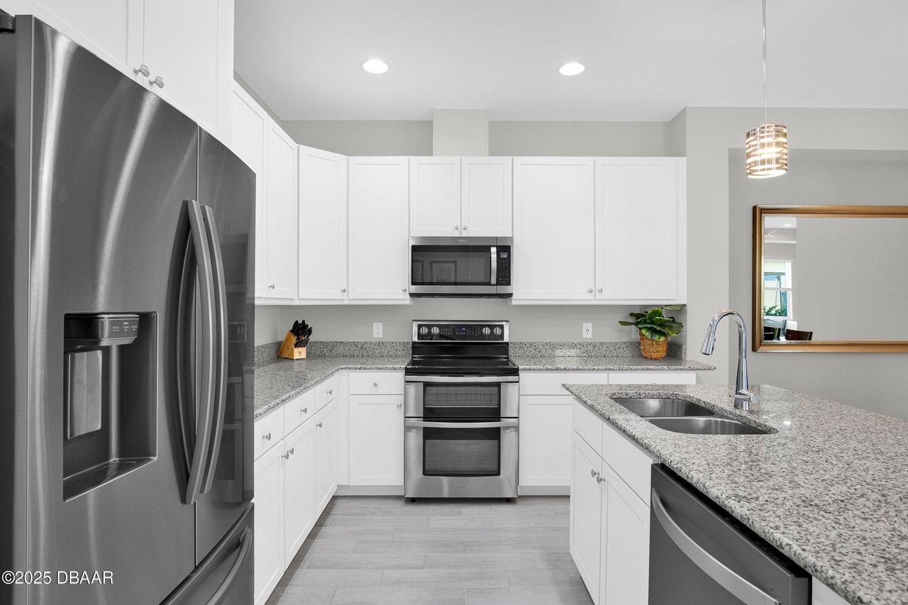 109 Salt Shaker St - Photo 7 of 42