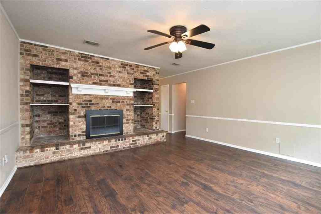 429 Briargrove Dr - Photo 3 of 17