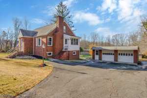 featured image of 111 King George Rd