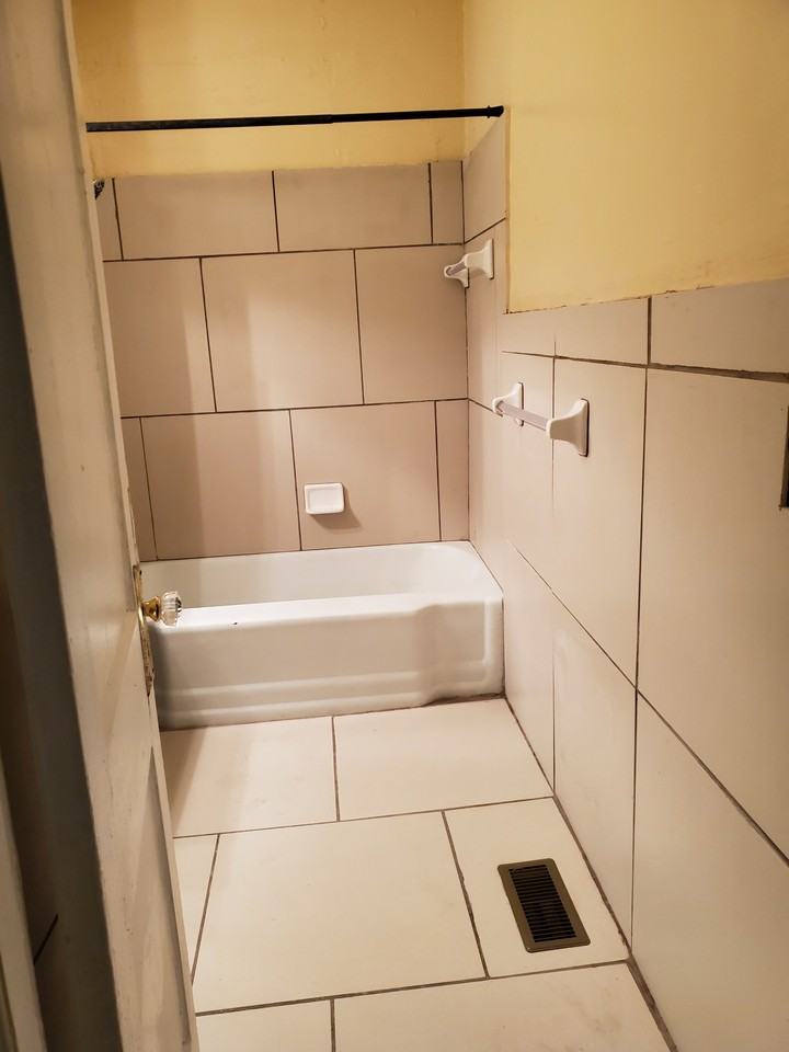 1717 Dairy St #1 - Photo 4 of 6