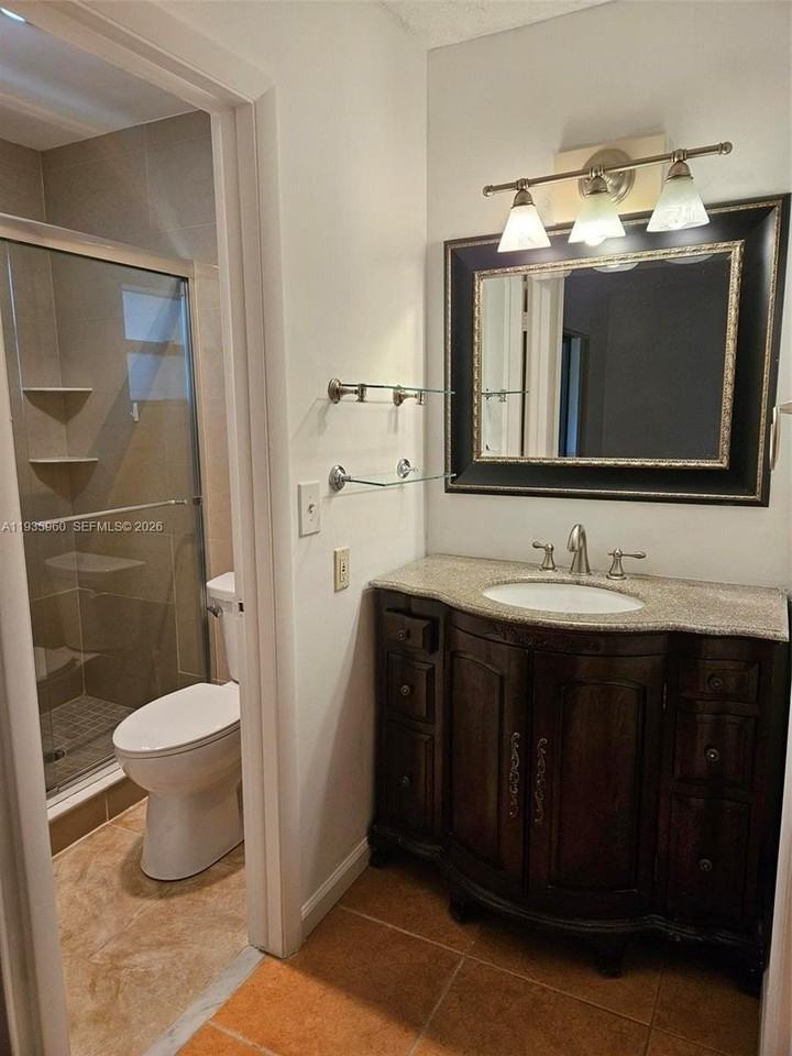 5140 Sw 40th Ave #24C - Photo 3 of 31