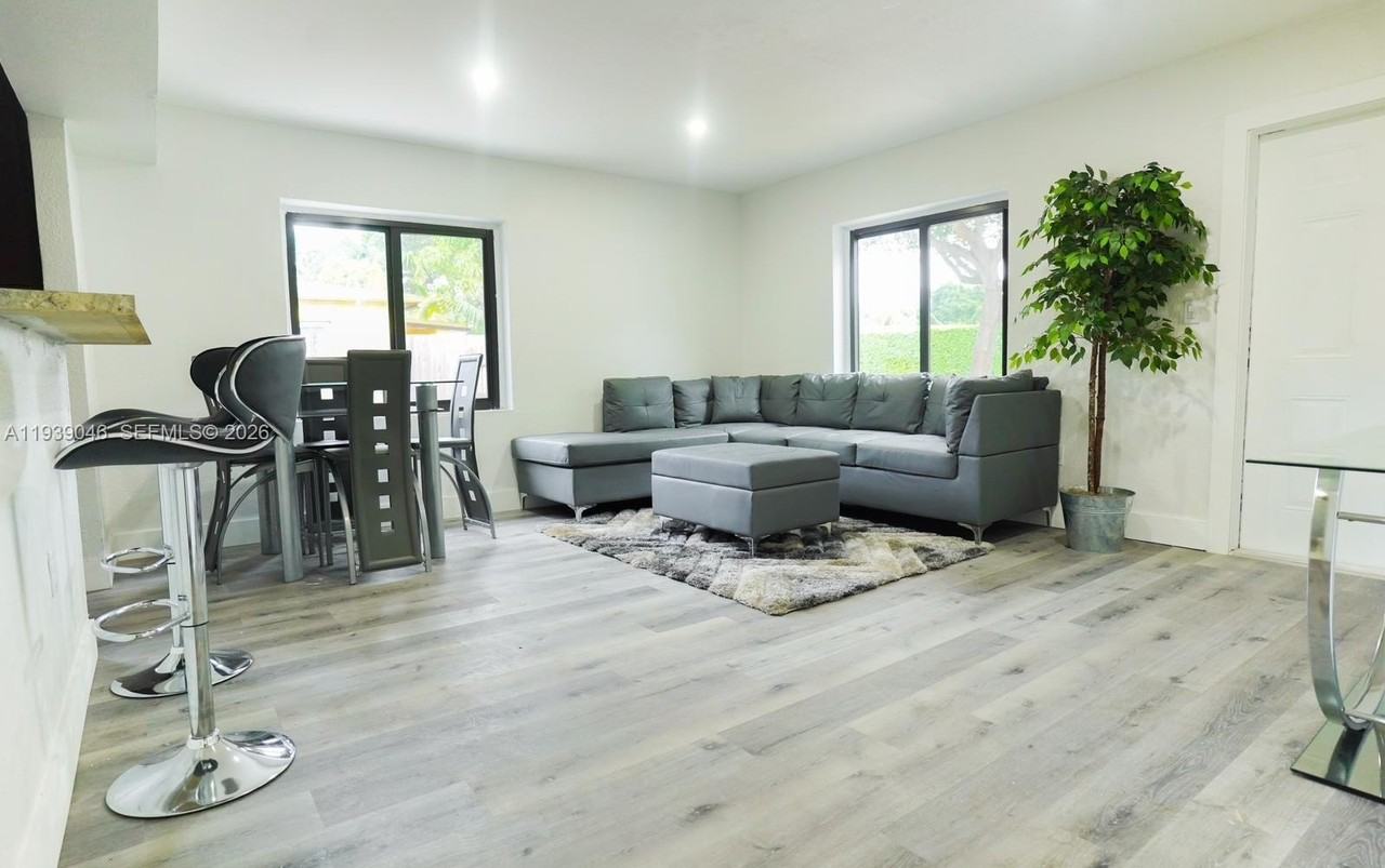 13890 Nw 5th Ave - Photo 3 of 9