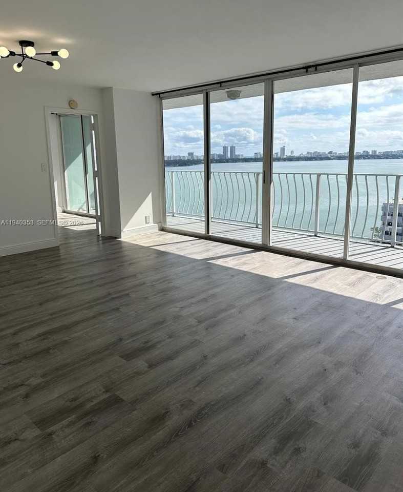 7601 E Treasure Dr #1823 - Photo 2 of 24