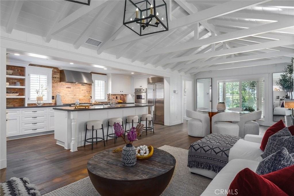 426 Dahlia Ave - Photo 6 of 50