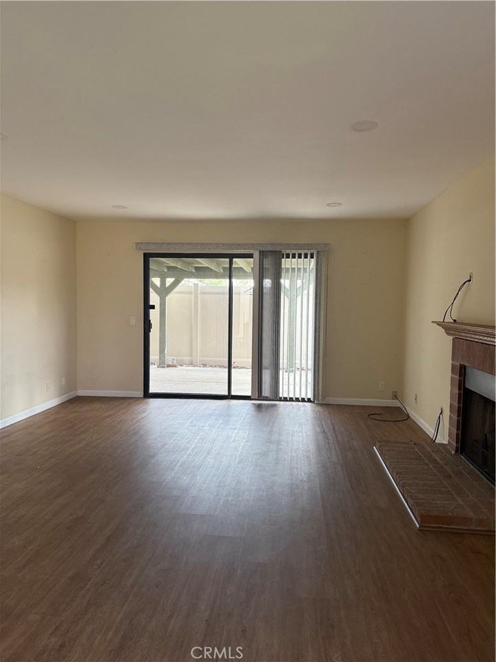 570 Berry Way - Photo 3 of 5