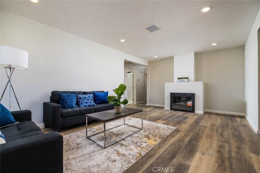 6441 Amigo Ave - Photo 3 of 13