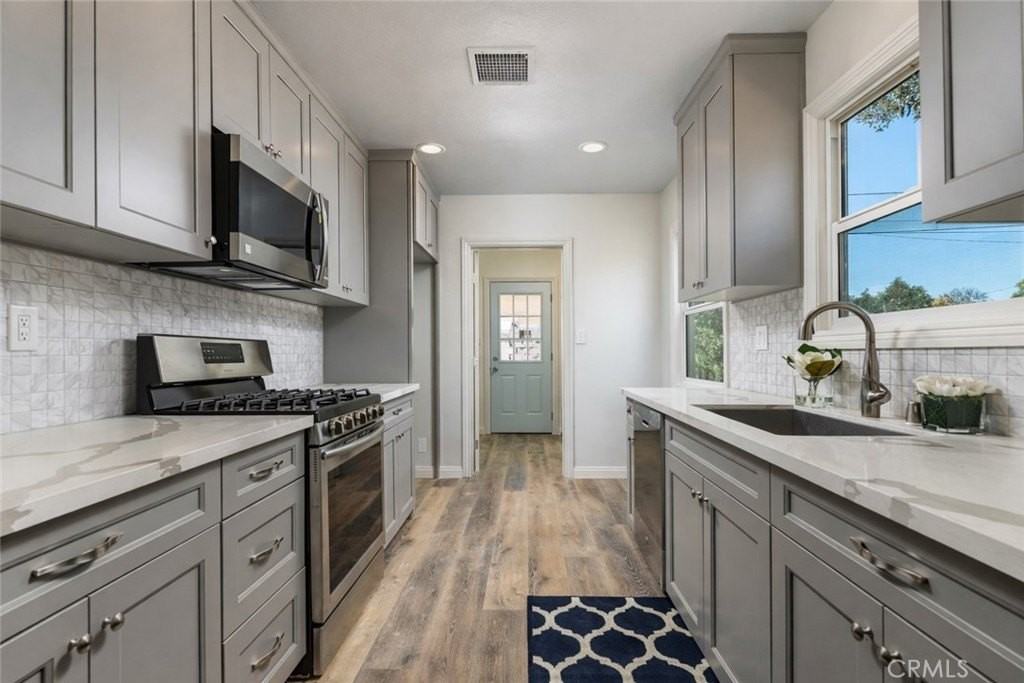 6441 Amigo Ave - Photo 5 of 13