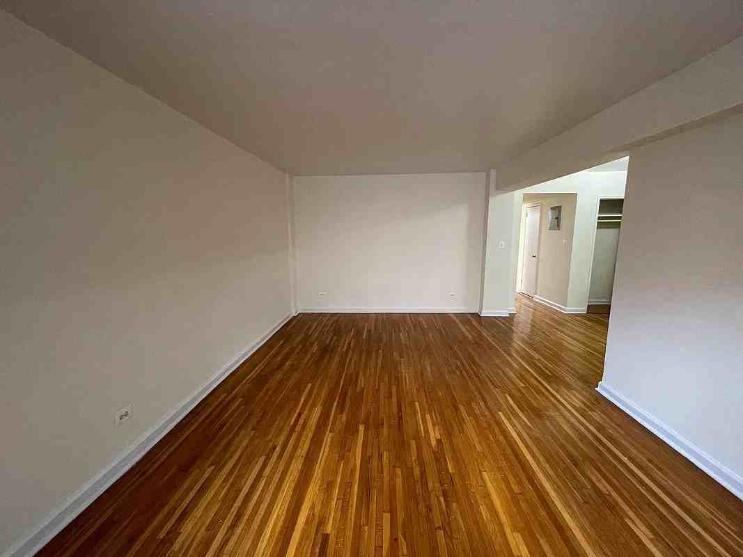 8710 37th Ave #203 - Photo 3 of 8