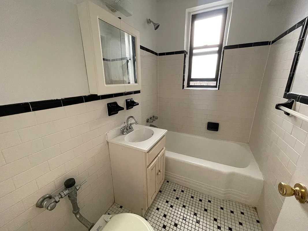 8710 37th Ave #203 - Photo 6 of 8