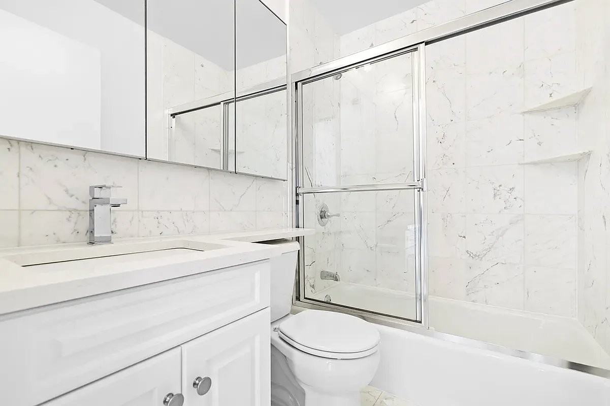 420 E 72nd St #7M - Photo 4 of 4